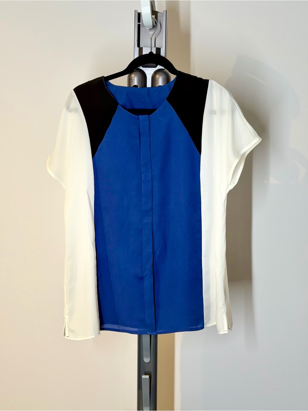 Colorblock Short Sleeve Blouse - Blue, White & Black